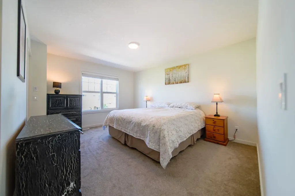 1407 3 Street SE High River AB T1V 0J9