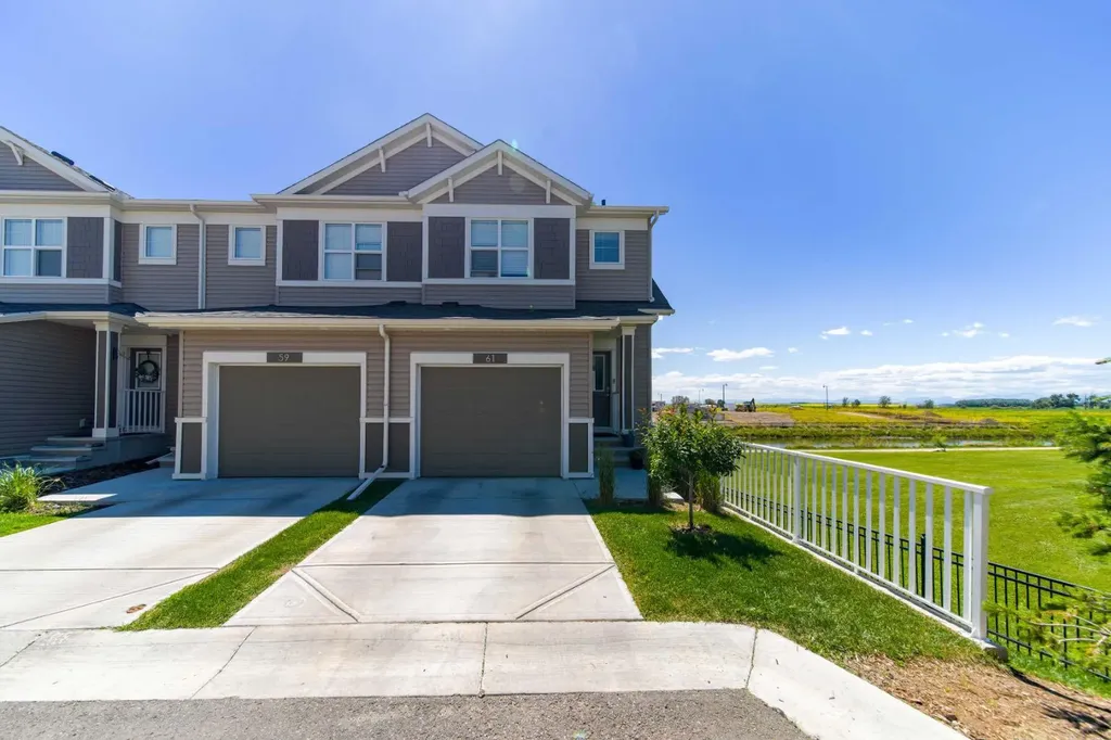 1407 3 Street SE High River AB T1V 0J9