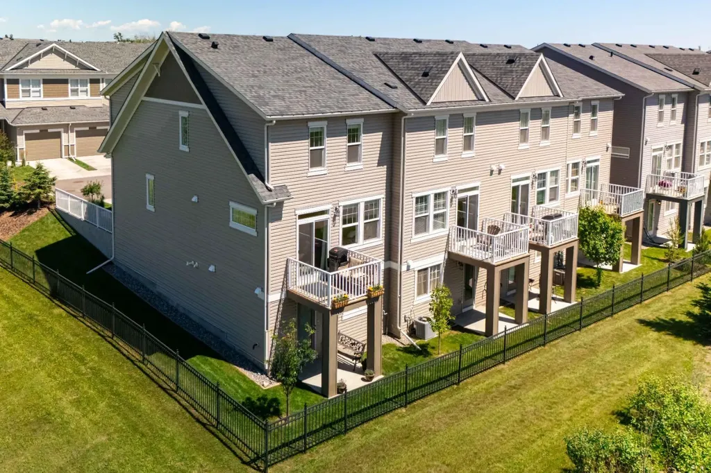 1407 3 Street SE High River AB T1V 0J9