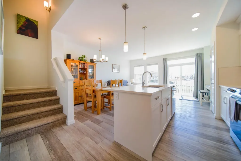 1407 3 Street SE High River AB T1V 0J9
