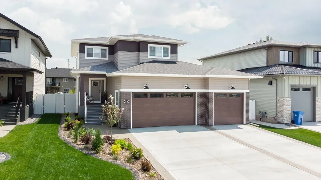 22 Napoleon Meadow Way Innisfail AB T4G 0N6