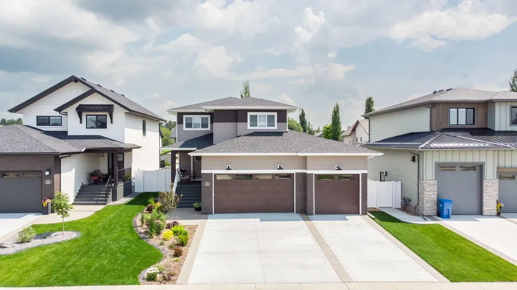 22 Napoleon Meadow Way Innisfail AB T4G 0N6