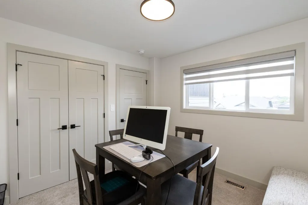 22 Napoleon Meadow Way Innisfail AB T4G 0N6