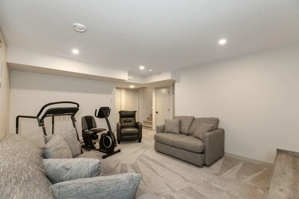22 Napoleon Meadows Way Innisfail AB T4G 0N6