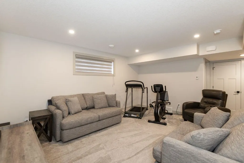 22 Napoleon Meadow Way Innisfail AB T4G 0N6