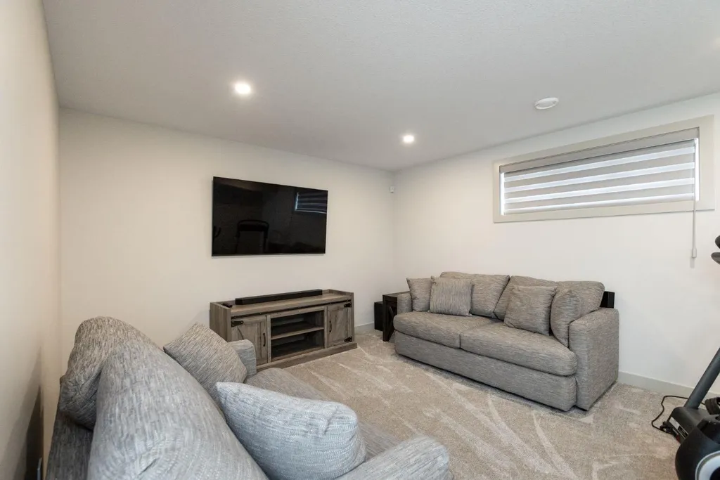 22 Napoleon Meadow Way Innisfail AB T4G 0N6