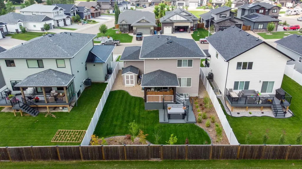 22 Napoleon Meadow Way Innisfail AB T4G 0N6