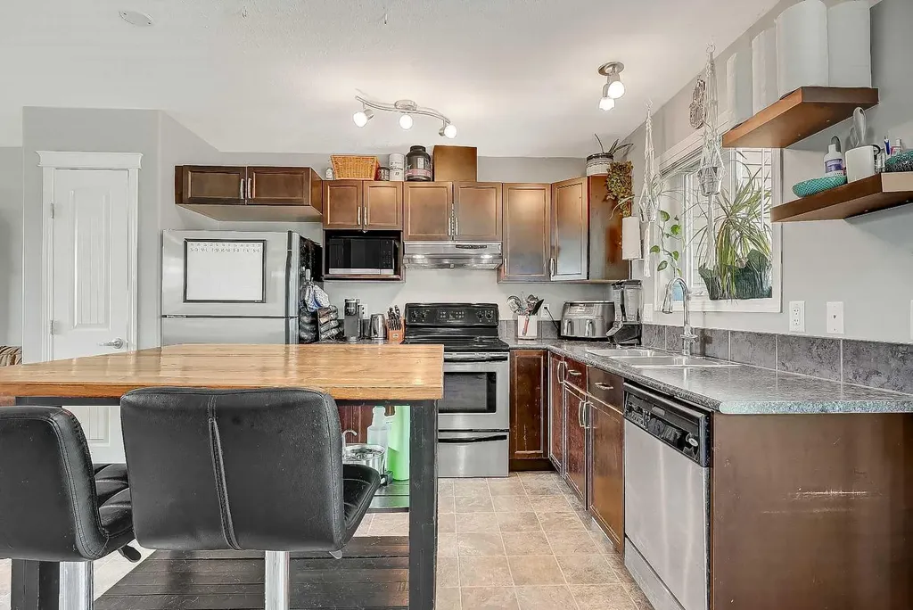 9105 91 Street Grande Prairie AB T8X 0E6