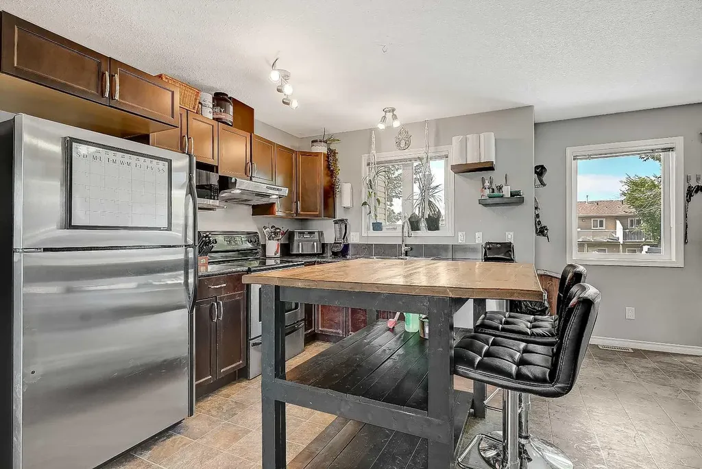 9105 91 Street Grande Prairie AB T8X 0E6