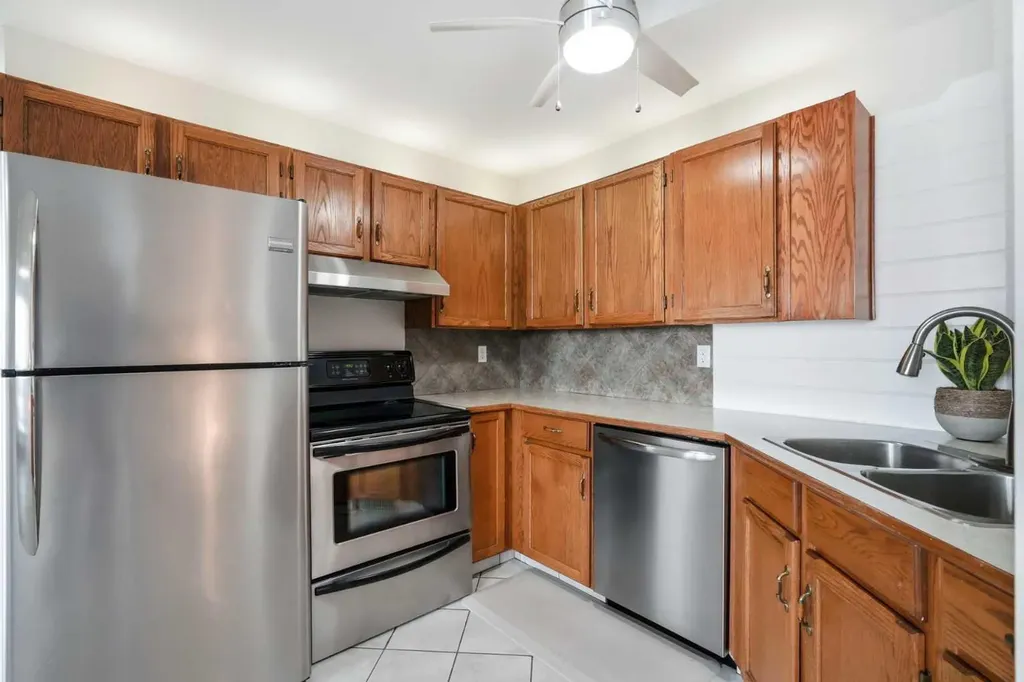 19 Millcrest Way SW Calgary AB T2Y 2M4