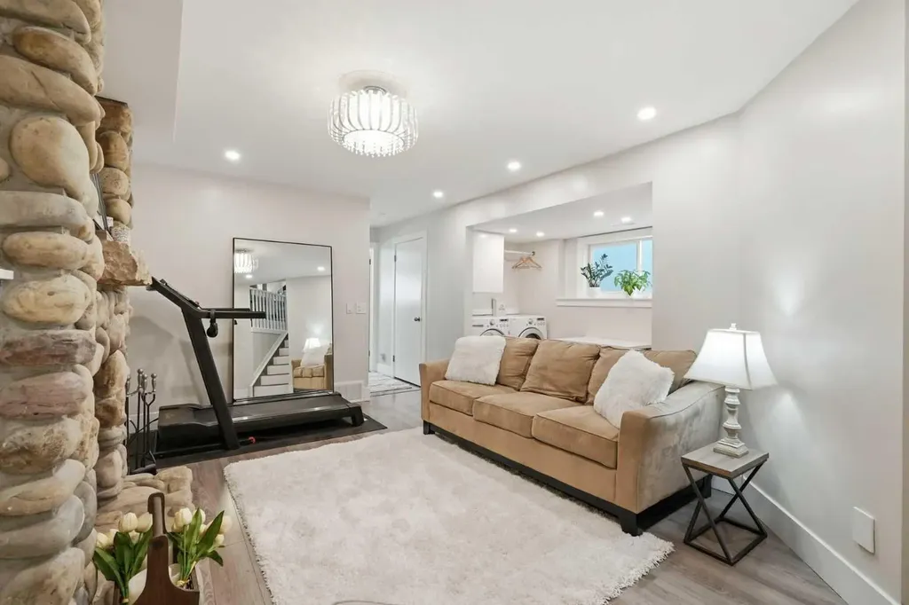 19 Millcrest Way SW Calgary AB T2Y 2M4