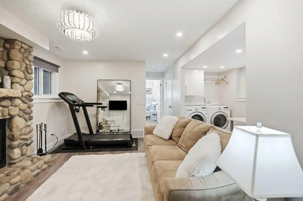19 Millcrest Way SW Calgary AB T2Y 2M4