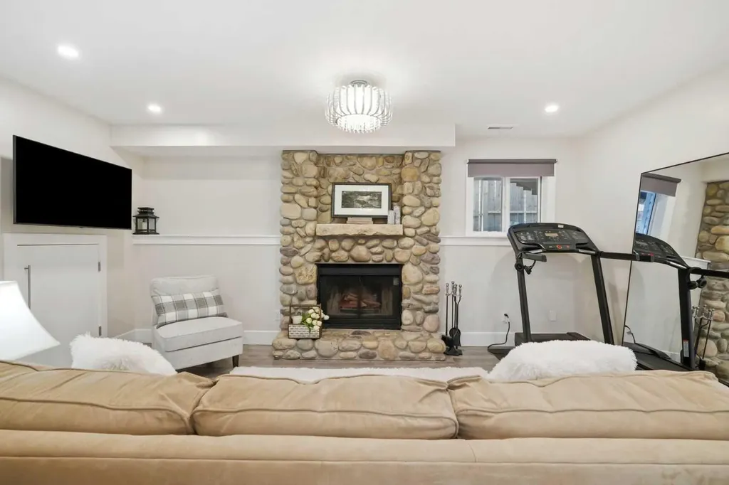 19 Millcrest Way SW Calgary AB T2Y 2M4