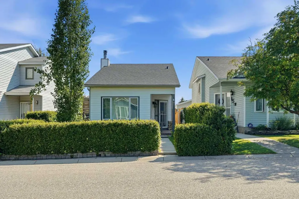 19 Millcrest Way SW Calgary AB T2Y 2M4