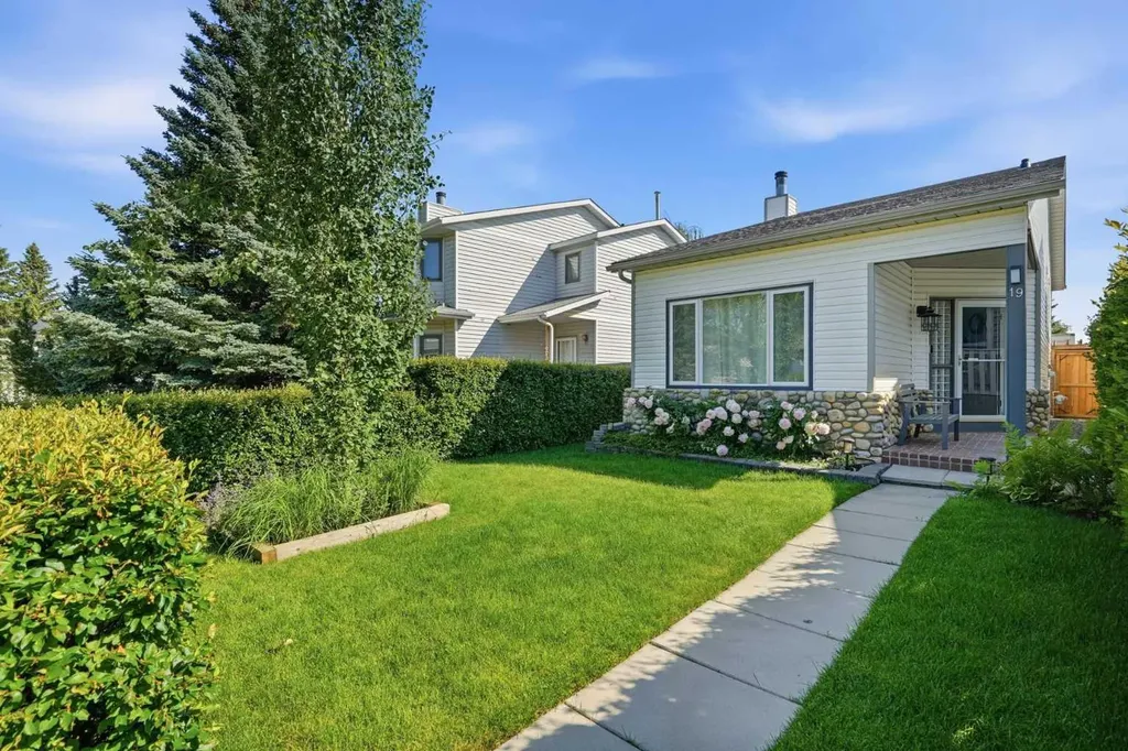 19 Millcrest Way SW Calgary AB T2Y 2M4