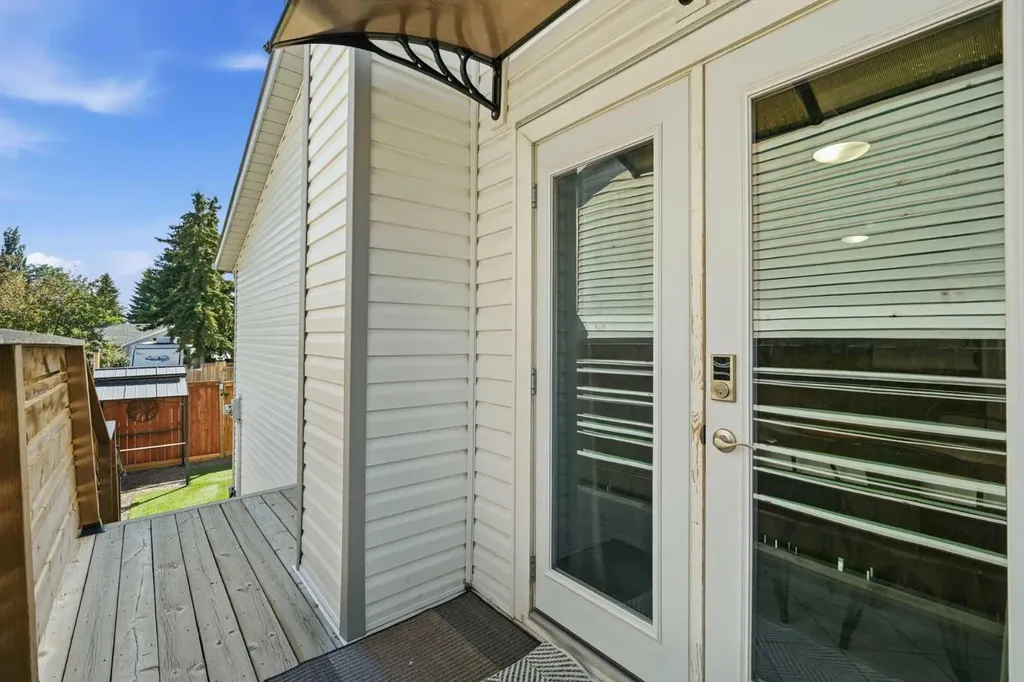 19 Millcrest Way SW Calgary AB T2Y 2M4
