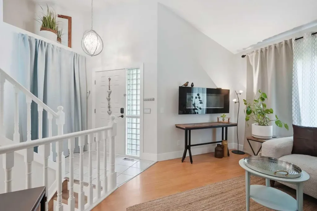 19 Millcrest Way SW Calgary AB T2Y 2M4