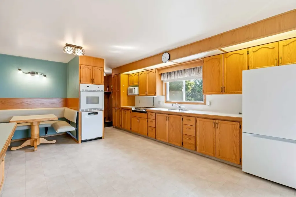 33141 Range Road 14 Rural Mountain View County AB T4H 4G5