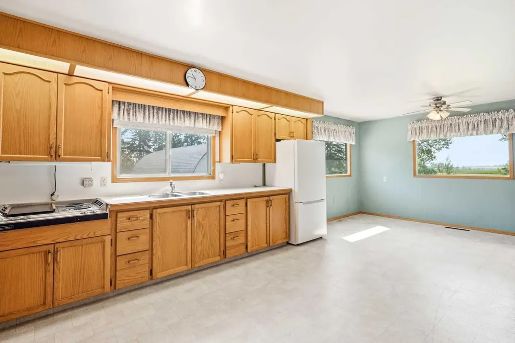 33141 Range Road 14 Rural Mountain View County AB T4H 4G5