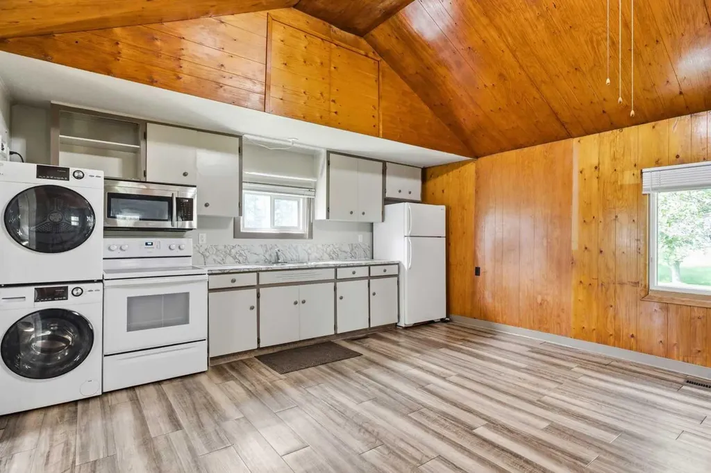 33141 Range Road 14 Rural Mountain View County AB T4H 4G5