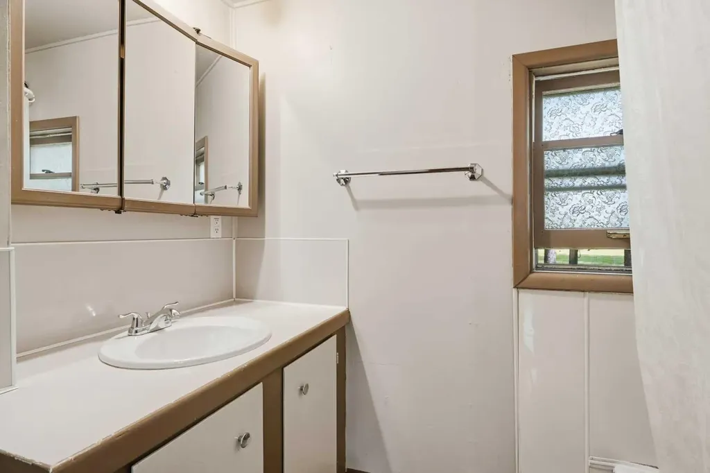 33141 Range Road 14 Rural Mountain View County AB T4H 4G5