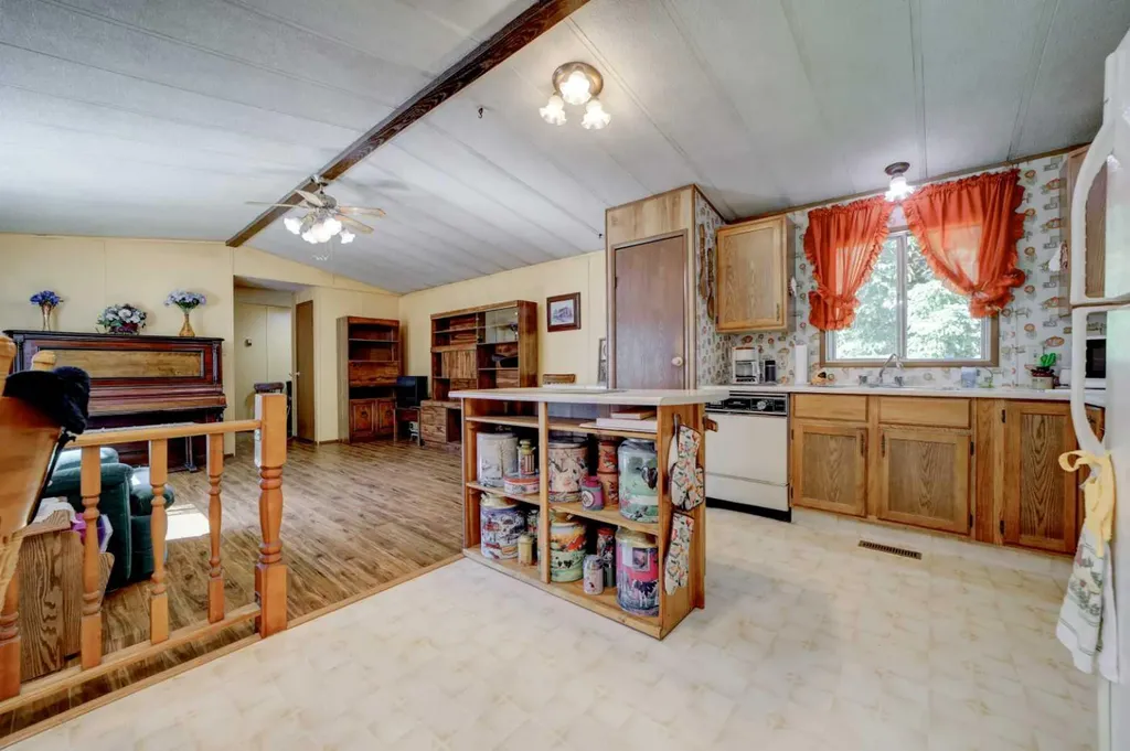 5670 16 Avenue Coleman AB T0K 0M0