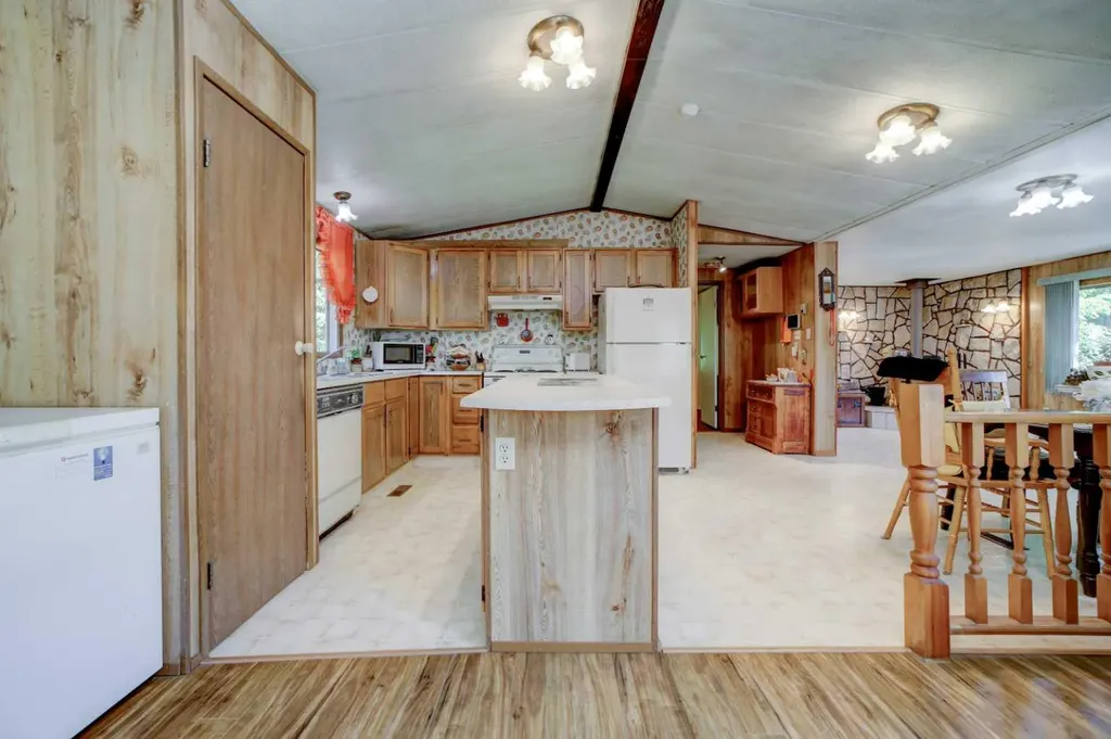 5670 16 Avenue Coleman AB T0K 0M0