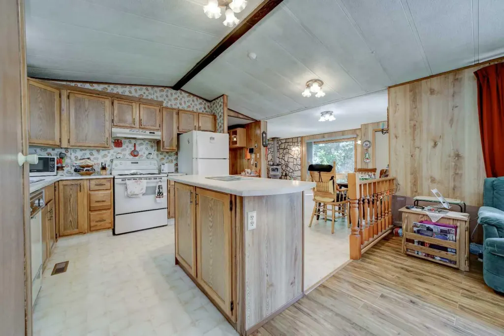 5670 16 Avenue Coleman AB T0K 0M0