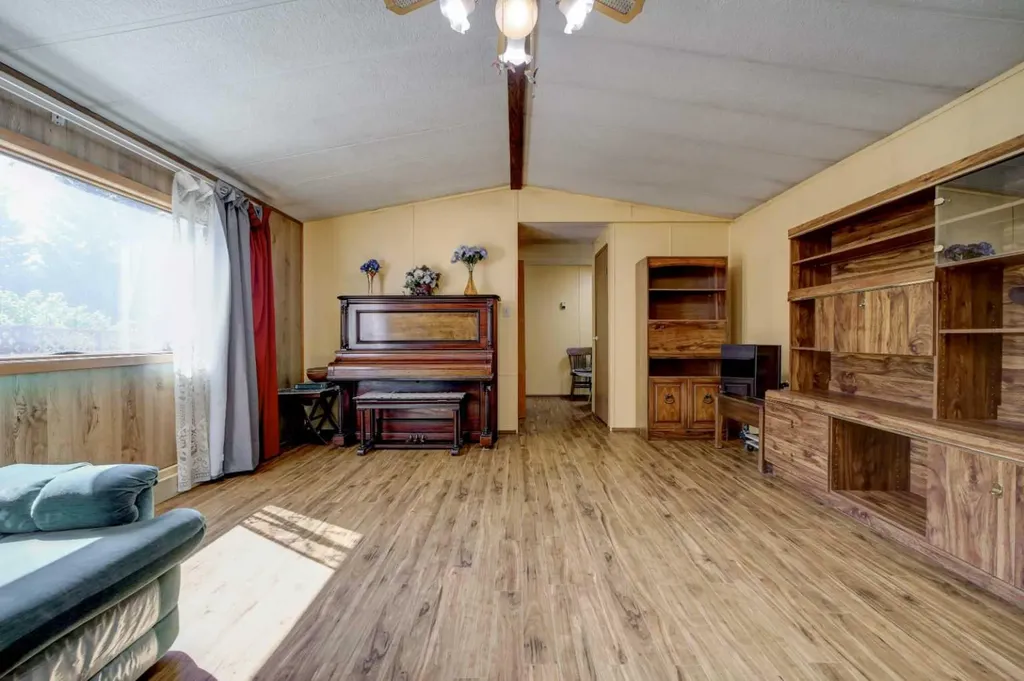5670 16 Avenue Coleman AB T0K 0M0