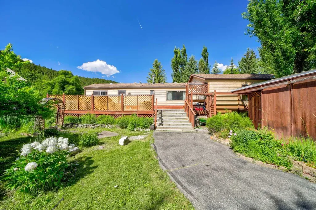 5670 16 Avenue Coleman AB T0K 0M0