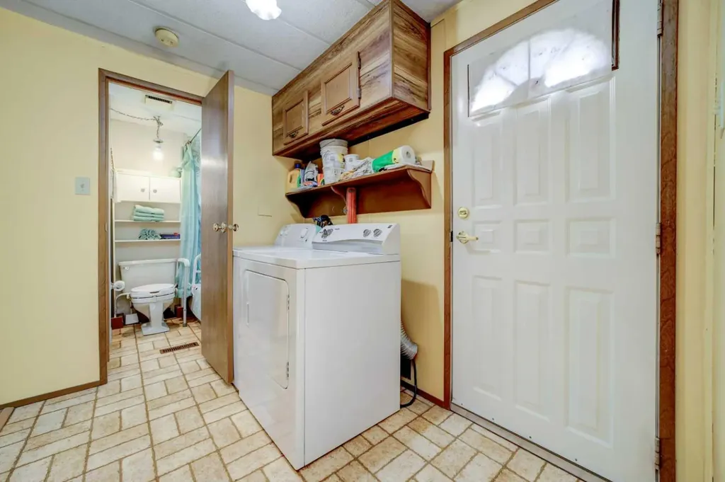 5670 16 Avenue Coleman AB T0K 0M0