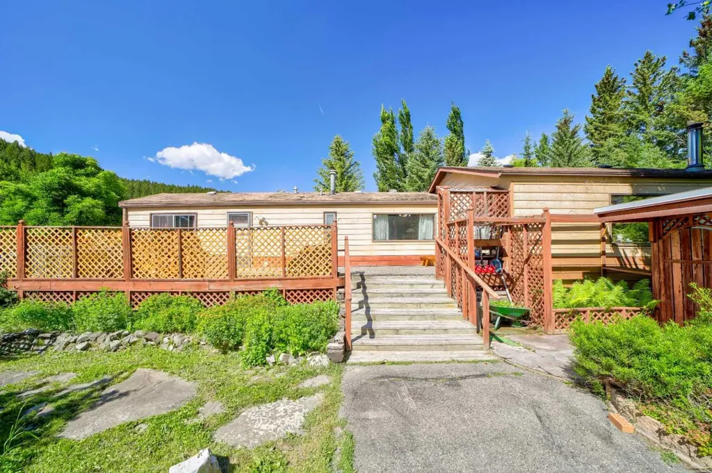 5670 16 Avenue Coleman AB T0K 0M0
