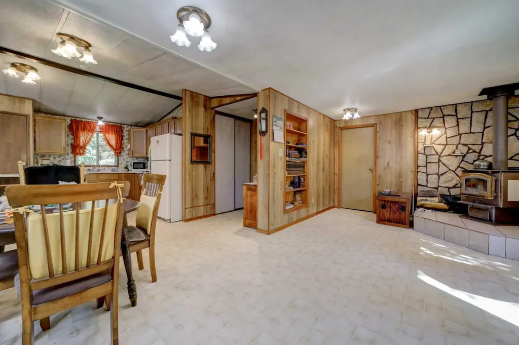 5670 16 Avenue Coleman AB T0K 0M0