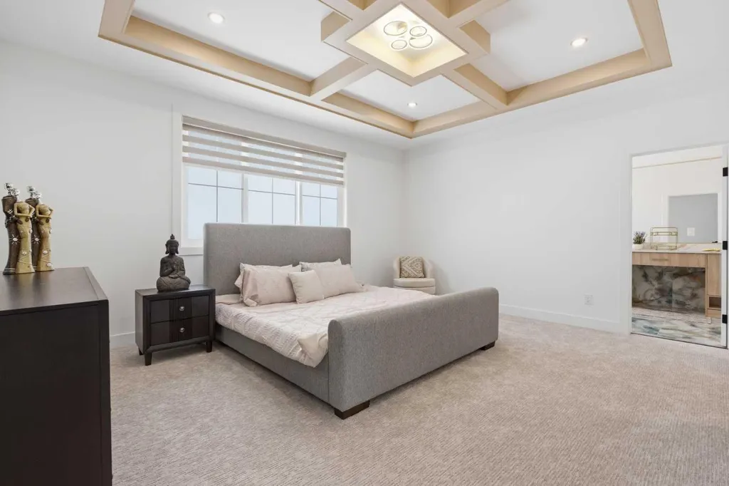 230 Royal Birch View NW Calgary AB T3G 5J8