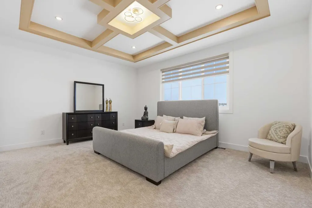 230 Royal Birch View NW Calgary AB T3G 5J8