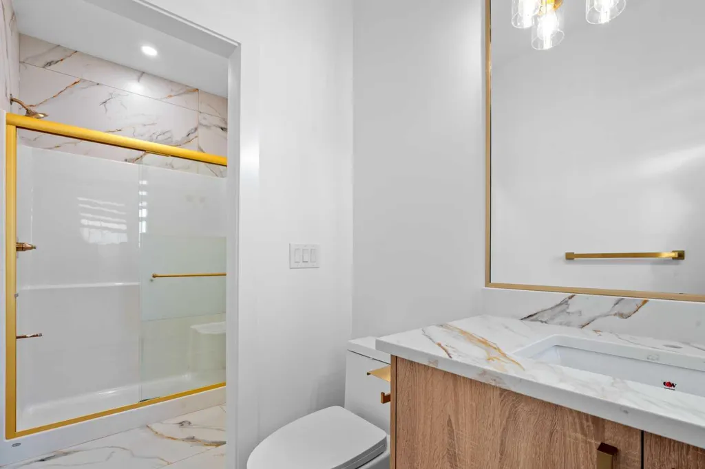 230 Royal Birch View NW Calgary AB T3G 5J8