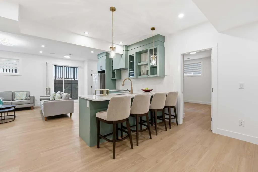 230 Royal Birch View NW Calgary AB T3G 5J8