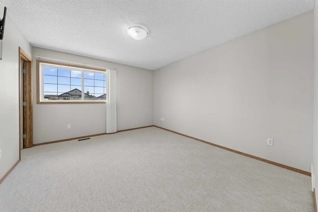 744 Luxstone Landing SW Airdrie AB T4B 3L1