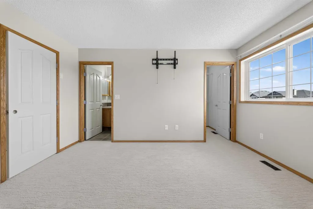 744 Luxstone Landing SW Airdrie AB T4B 3L1