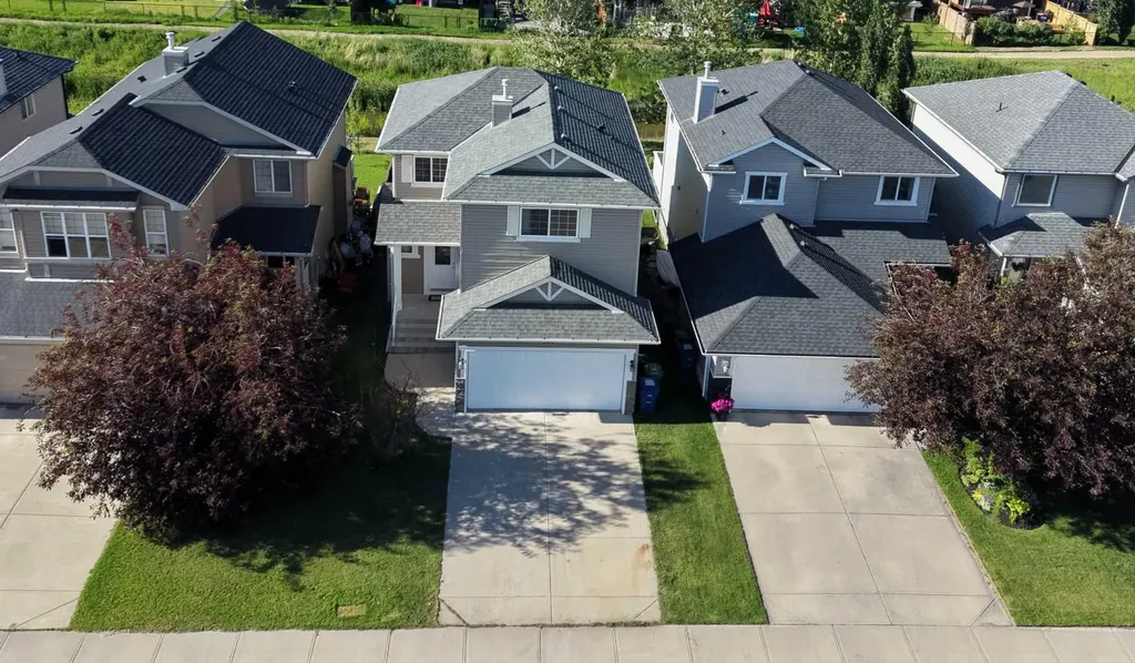 744 Luxstone Landing SW Airdrie AB T4B 3L1