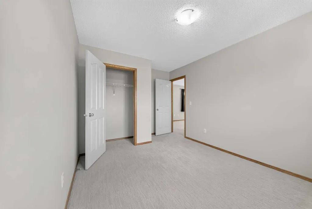 744 Luxstone Landing SW Airdrie AB T4B 3L1