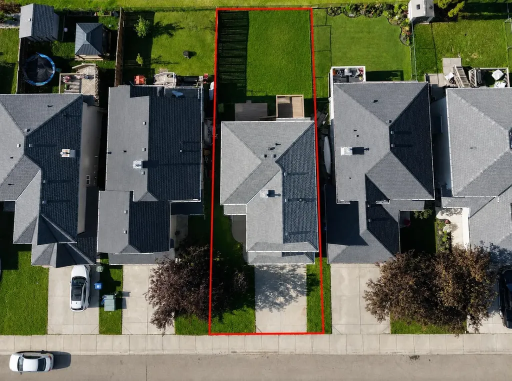 744 Luxstone Landing SW Airdrie AB T4B 3L1