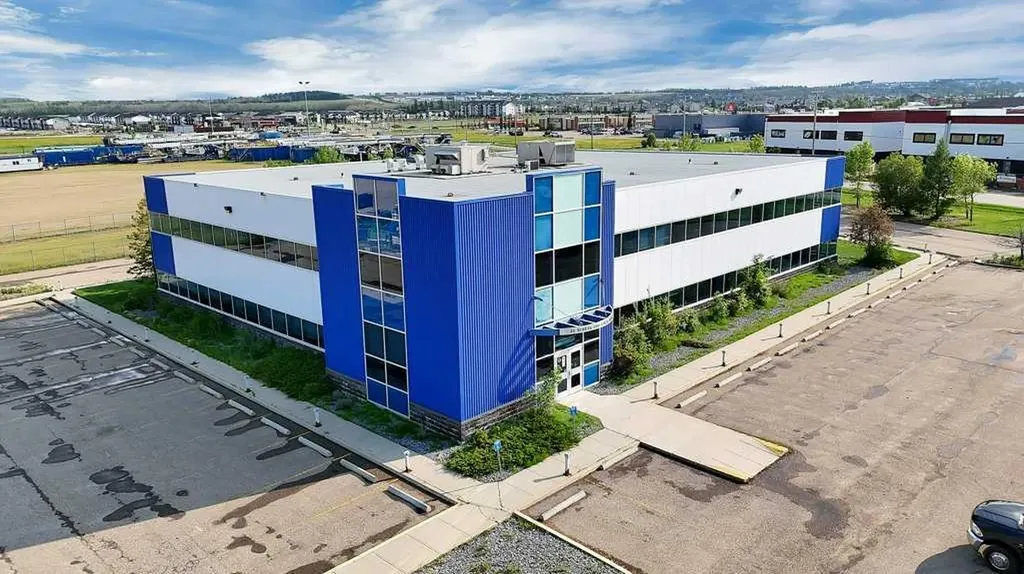 33 Schenk Industrial Road Sylvan Lake AB T4S 2J9