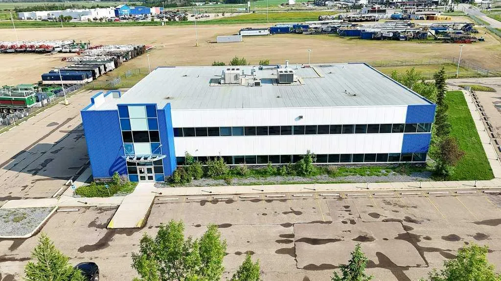 33 Schenk Industrial Road Sylvan Lake AB T4S 2J9