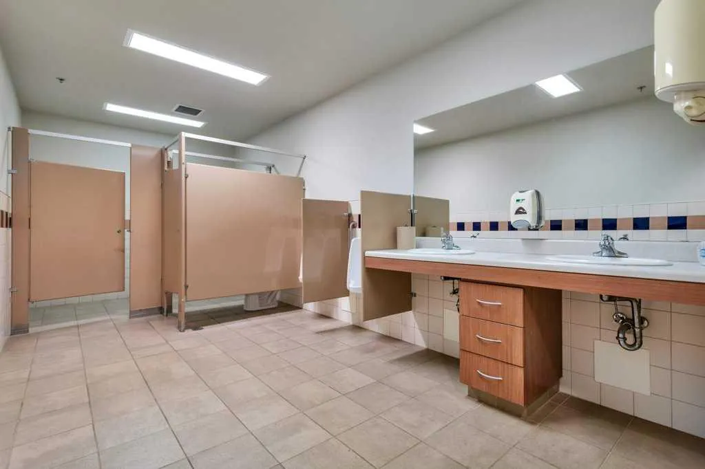 33 Schenk Industrial Road Sylvan Lake AB T4S 2J9