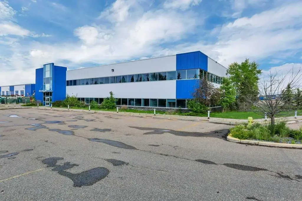 33 Schenk Industrial Road Sylvan Lake AB T4S 2J9