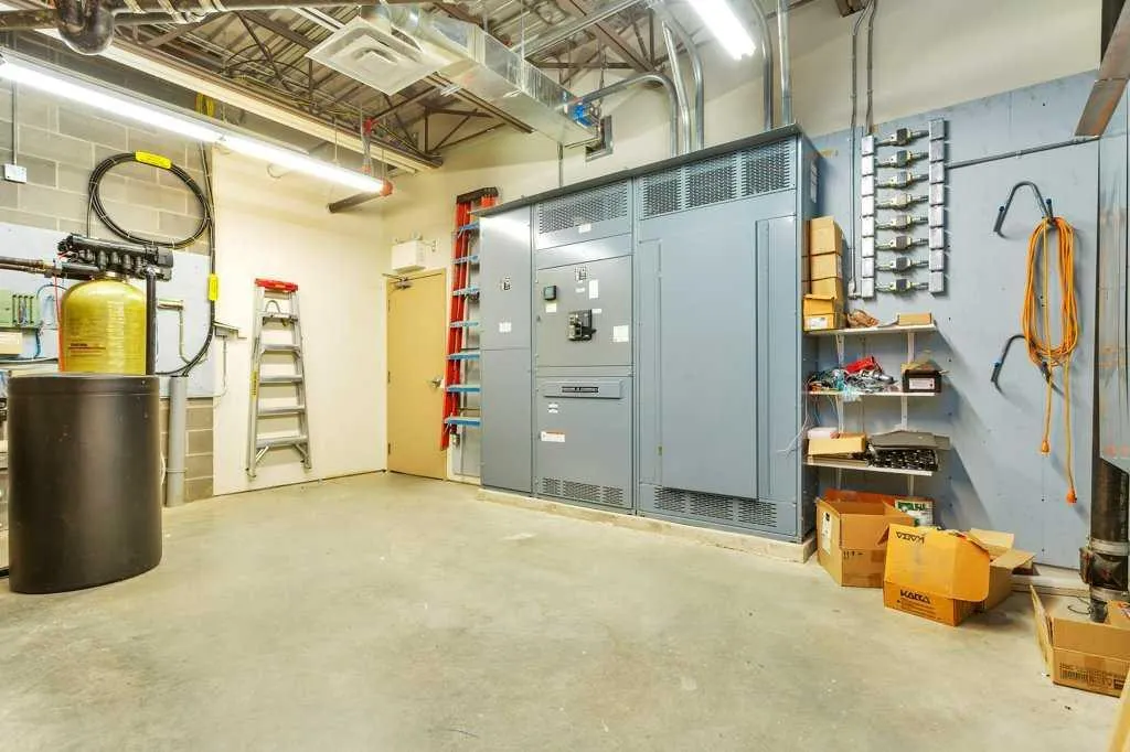 33 Schenk Industrial Road Sylvan Lake AB T4S 2J9