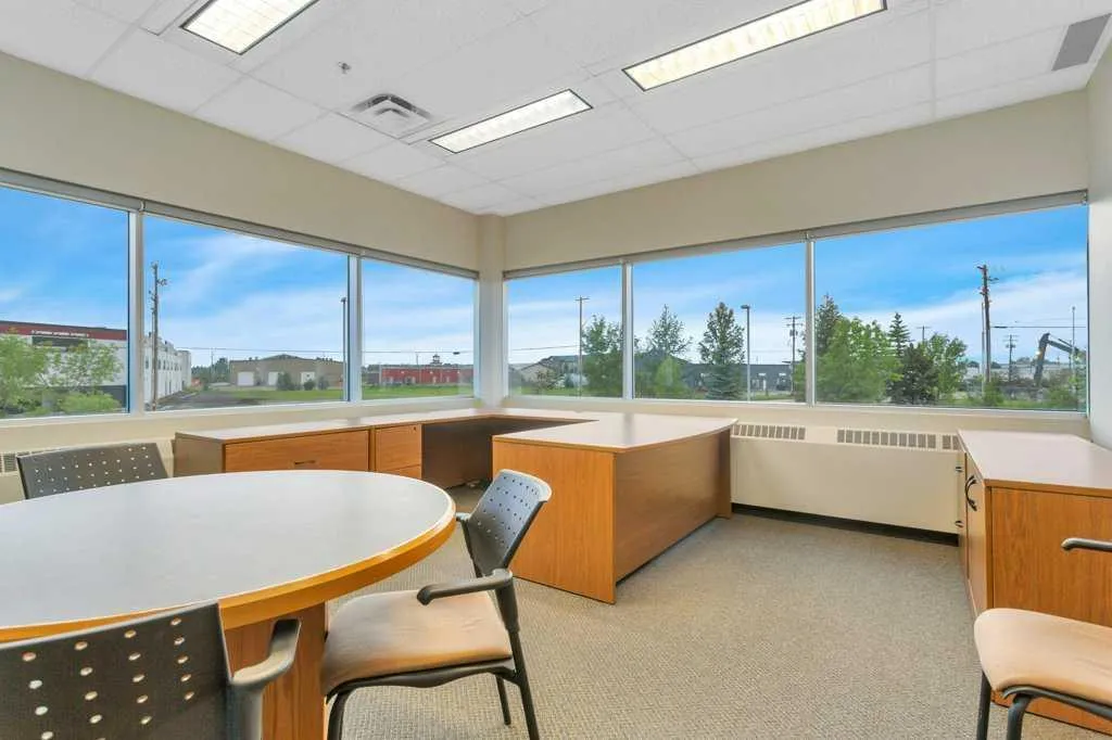 33 Schenk Industrial Road Sylvan Lake AB T4S 2J9