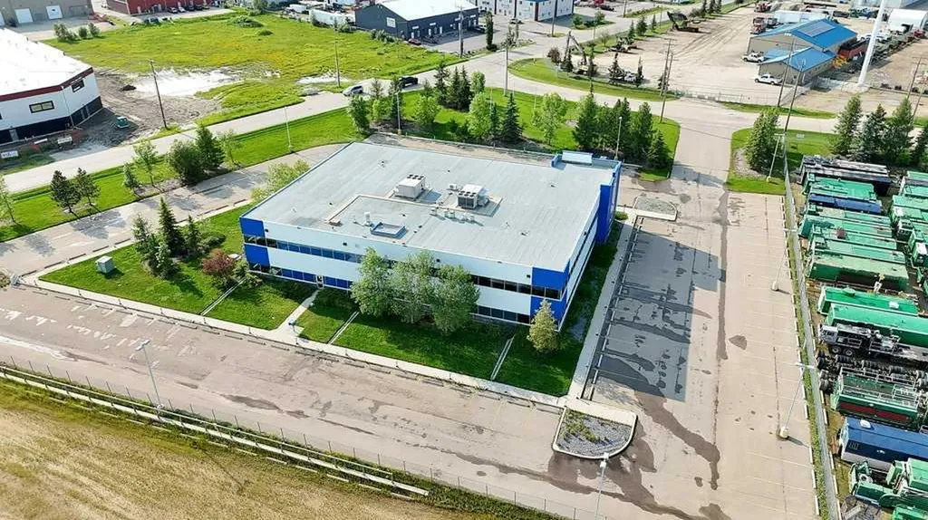 33 Schenk Industrial Road Sylvan Lake AB T4S 2J9