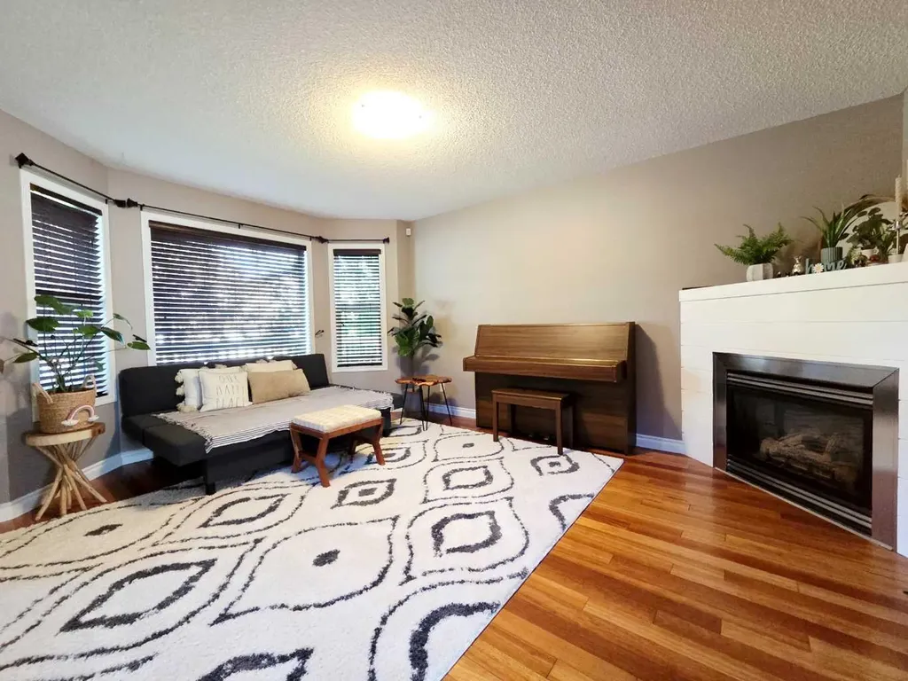 48 Covepark Place NE Calgary AB T3K 5Z8